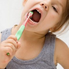 Imagem da notícia: RECTIFICA&Ccedil;&Atilde;O: Dentista do Bem “adopta” crian&ccedil;as em Portugal