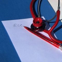 Imagem da notícia: Falta de seguran&ccedil;a na prescri&ccedil;&atilde;o electr&oacute;nica