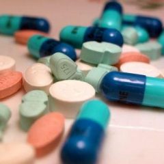 Imagem da notícia: Notifica&ccedil;&atilde;o de rea&ccedil;&otilde;es adversas a medicamentos sobe 21 por cento