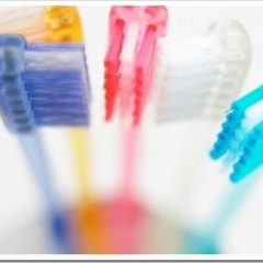 Imagem da notícia: A escova de dentes adapta-se &agrave;s fases da vida