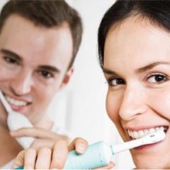 Imagem da notícia: Lavar os dentes pode salvar-lhe a vida