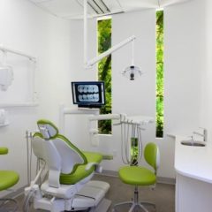 Imagem da notícia: Trespassam-se cl&iacute;nicas dent&aacute;rias com excelente fatura&ccedil;&atilde;o em Fran&ccedil;a