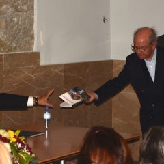 Imagem da notícia: Livro de Pimenta reúne cerca de 200 pessoas