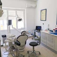Imagem da notícia: Vendo clínica dentária em Évora