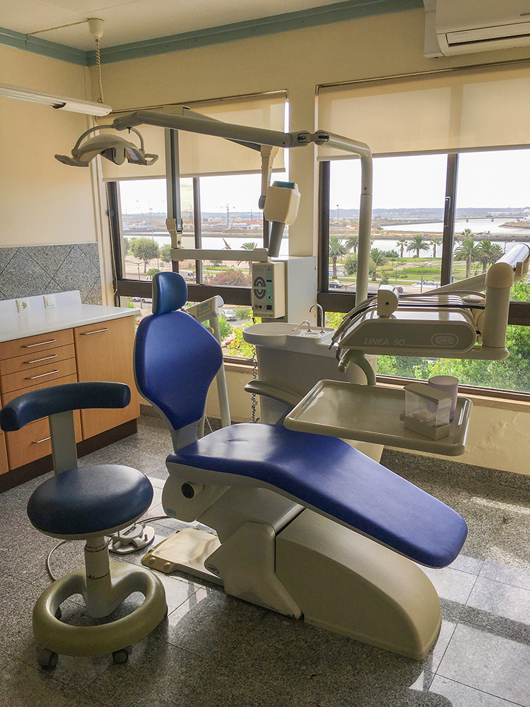 Imagem da notícia: Vende-se clínica dentária na Figueira da Foz