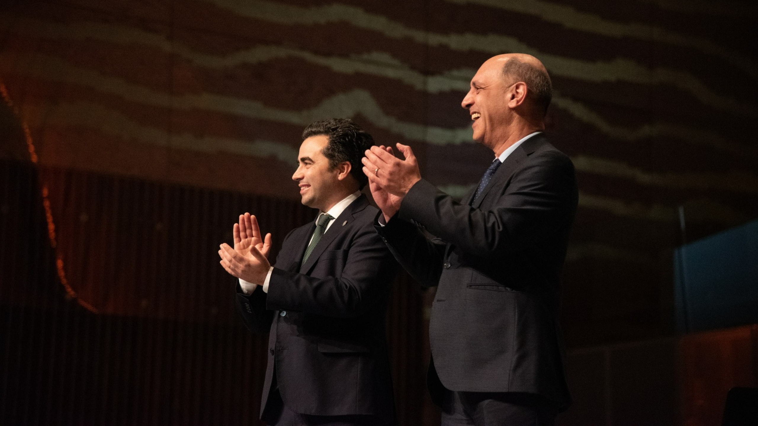 Imagem da notícia: OMD reconhece novos membros e homenageia profissionais