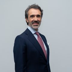 Imagem da notícia: Dental/NEXT: Óscar Salamanca no painel de palestrantes