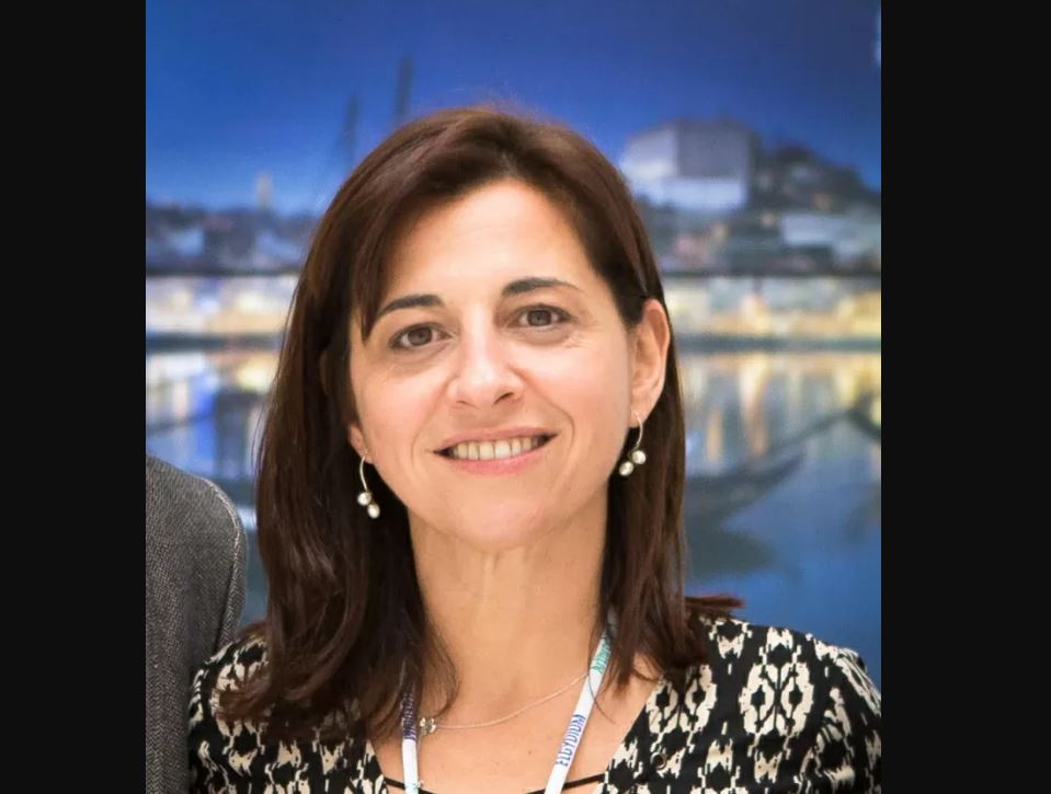 Imagem da notícia: Dental/NEXT: Patrícia Monteiro no painel de palestrantes