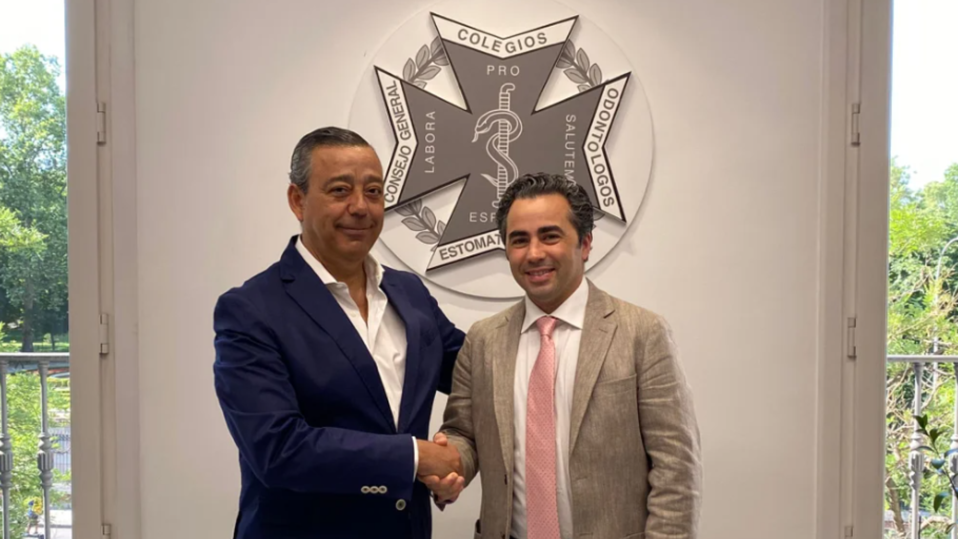 Imagem da notícia: OMD reuniu-se em Madrid com Consejo General de Dentistas