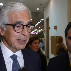 Imagem da notícia: Saúde oral e carreira no SNS “prioridades” para Aguiar-Branco