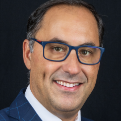 Imagem da notícia: Fernando Duarte eleito Presidente da Federação Europeia de Cirurgia Oral (EFOS)