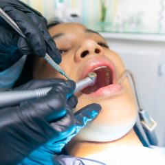 Imagem da notícia: FDI atualiza diretrizes sobre supervisão em medicina dentária