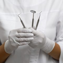 Imagem da notícia: Um novo capítulo na saúde oral: Parlamento aprova carreira de médico dentista no SNS