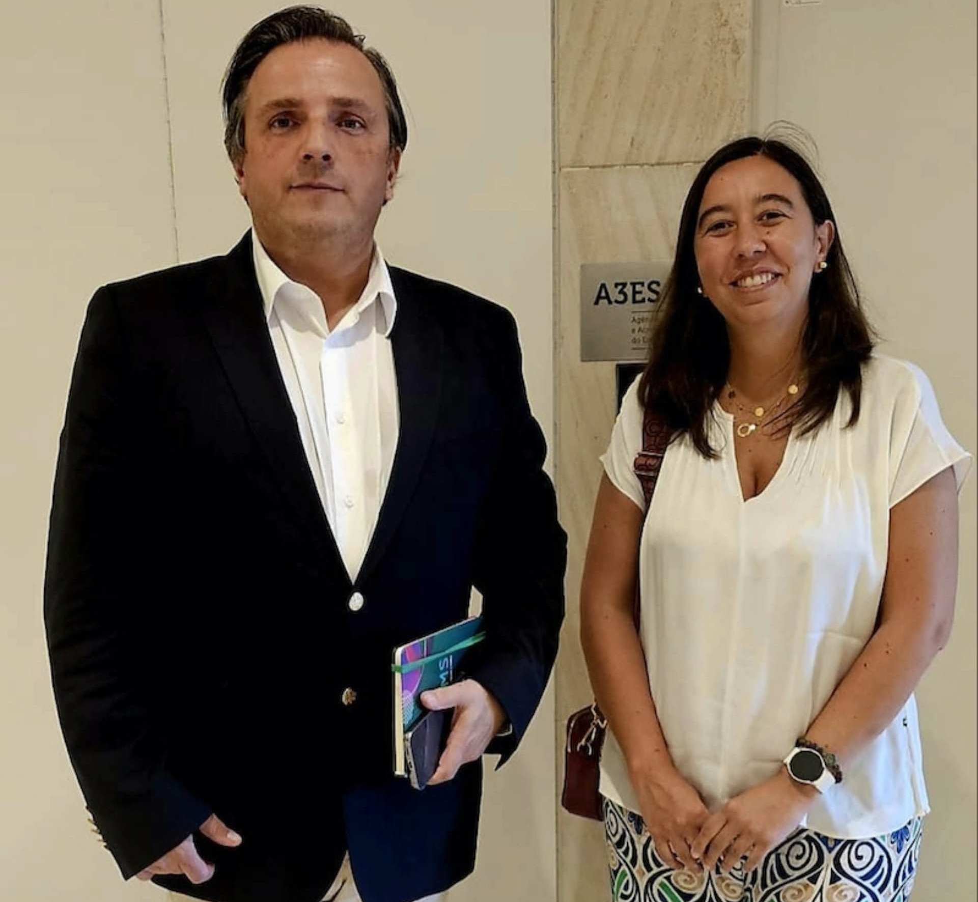 Imagem da notícia: SMD defende redução de vagas no ensino superior e passagem do curso para os 6 anos
