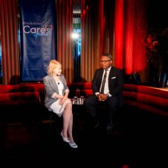 Imagem da notícia: Henry Schein Cares comemora 25 anos de Helping Health Happen®